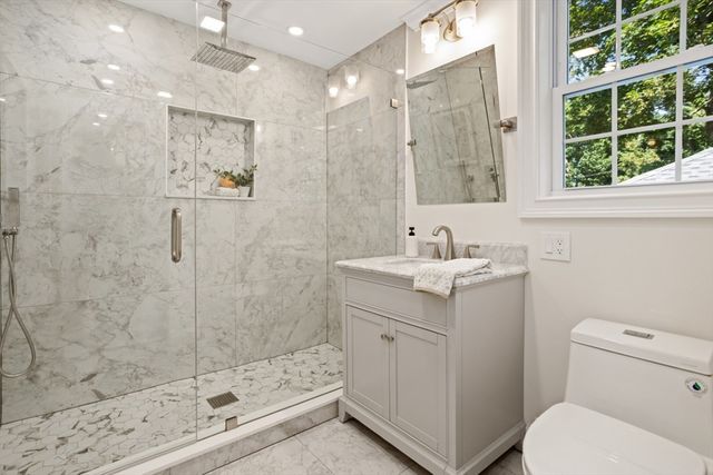 21 Vista St, Melrose, MA 02176
