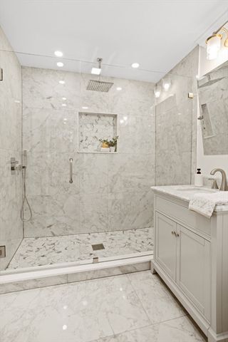21 Vista St, Melrose, MA 02176