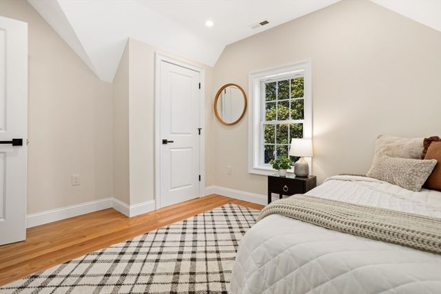 21 Vista St, Melrose, MA 02176