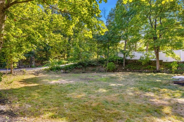 21 Vista St, Melrose, MA 02176