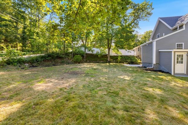 21 Vista St, Melrose, MA 02176