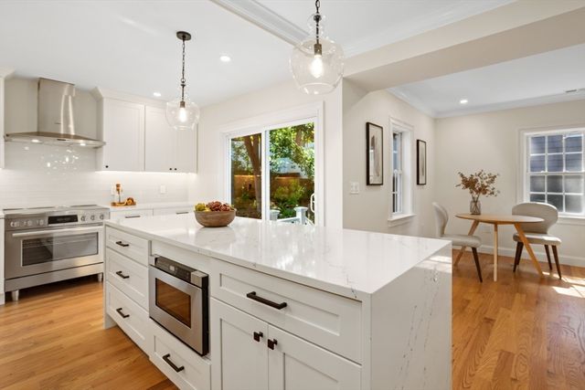 21 Vista St, Melrose, MA 02176