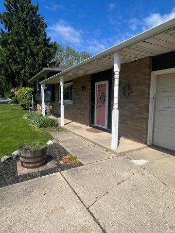 1237 Hampshire Drive, South Bend, IN 46614