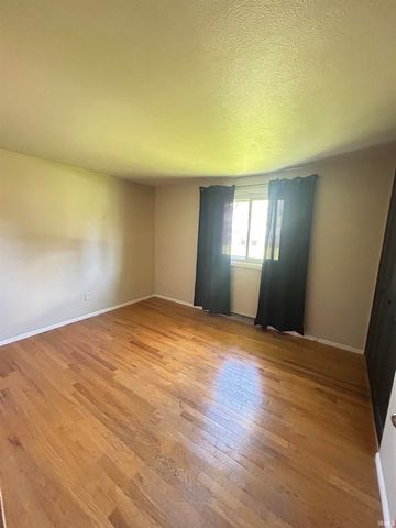 1237 Hampshire Drive, South Bend, IN 46614