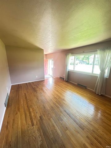 1237 Hampshire Drive, South Bend, IN 46614