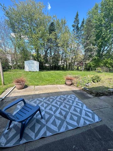 1237 Hampshire Drive, South Bend, IN 46614