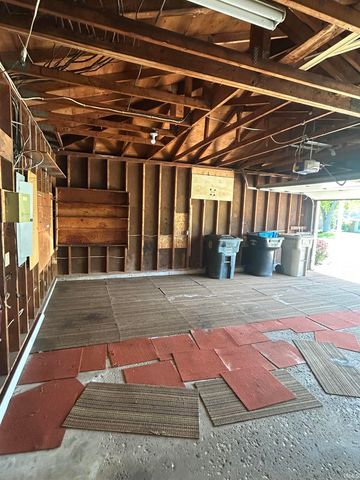 1237 Hampshire Drive, South Bend, IN 46614