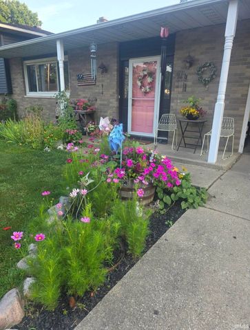 1237 Hampshire Drive, South Bend, IN 46614