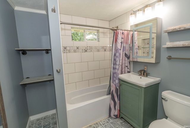 1237 Hampshire Drive, South Bend, IN 46614