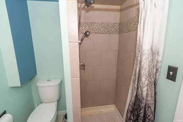 1237 Hampshire Drive, South Bend, IN 46614