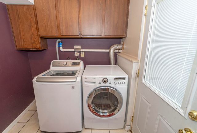 1237 Hampshire Drive, South Bend, IN 46614