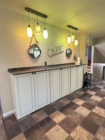 1237 Hampshire Drive, South Bend, IN 46614