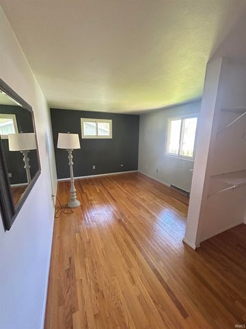 1237 Hampshire Drive, South Bend, IN 46614