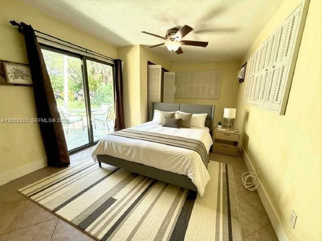 1124 NE 7th Street, Hallandale Beach, FL 33009