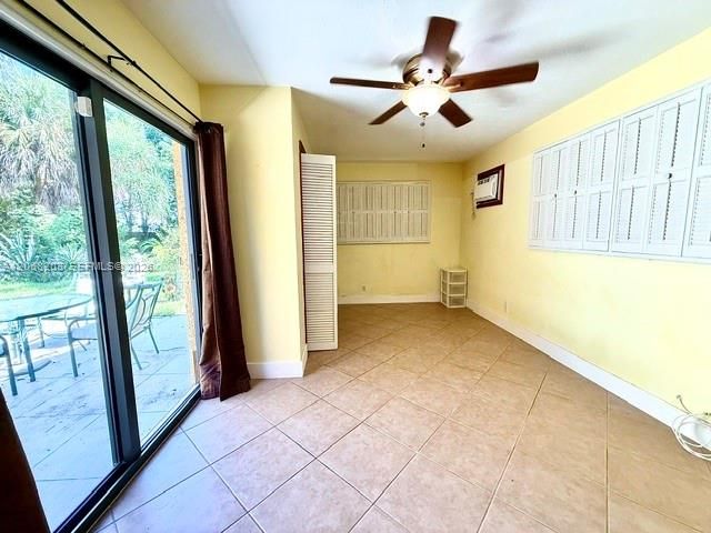 1124 NE 7th Street, Hallandale Beach, FL 33009
