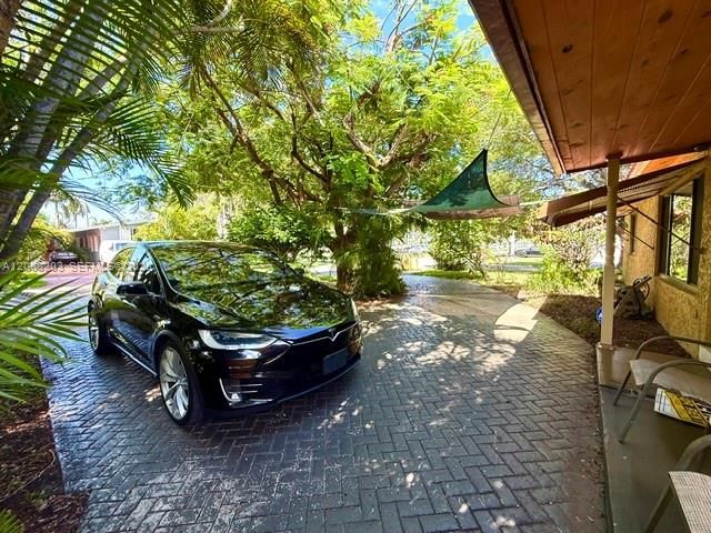 1124 NE 7th Street, Hallandale Beach, FL 33009