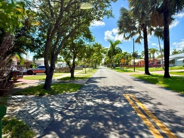 1124 NE 7th Street, Hallandale Beach, FL 33009