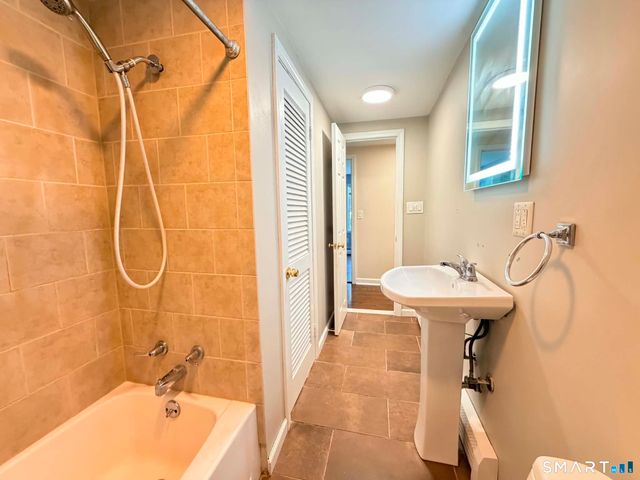 183 Sugar Street A, Newtown, CT 06470