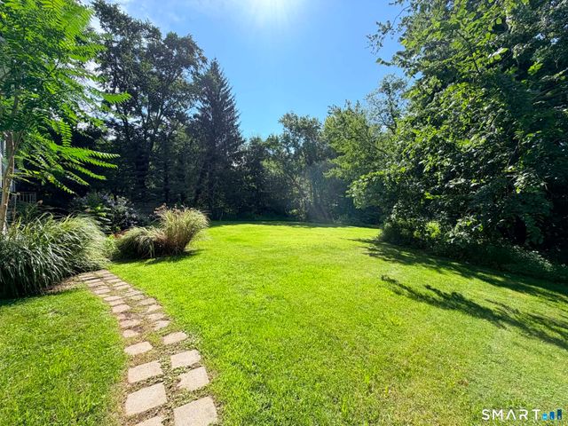 183 Sugar Street A, Newtown, CT 06470