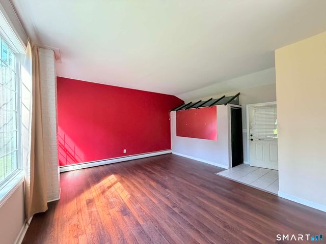 183 Sugar Street A, Newtown, CT 06470
