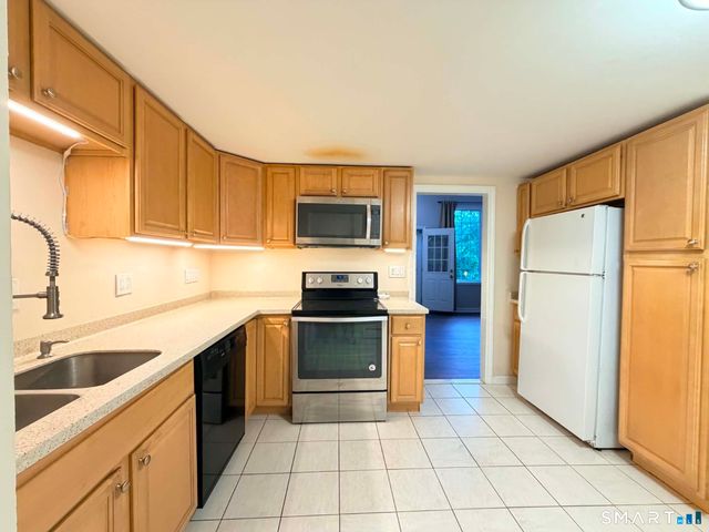183 Sugar Street A, Newtown, CT 06470