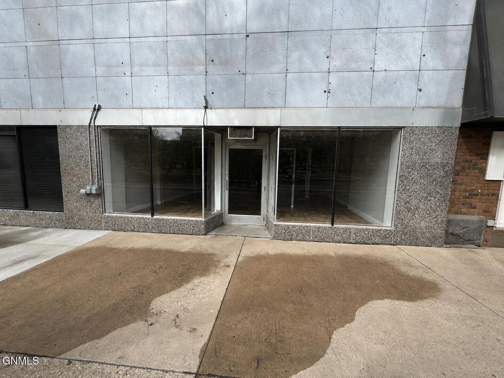 204 N 4th Street, Bismarck, ND 58501