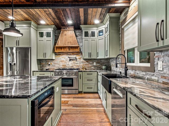 43 Lucy Lane, Mills River, NC 28759