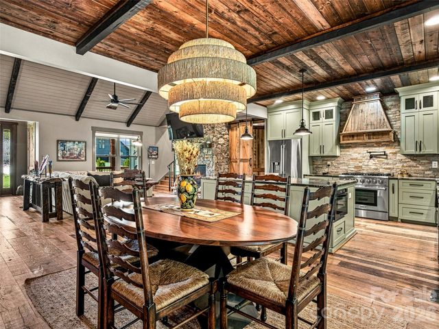 43 Lucy Lane, Mills River, NC 28759