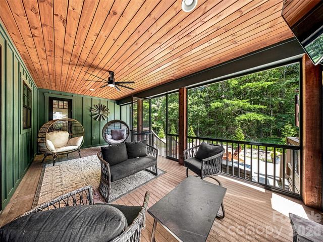 43 Lucy Lane, Mills River, NC 28759