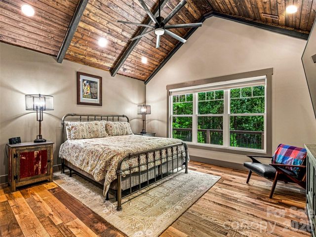 43 Lucy Lane, Mills River, NC 28759