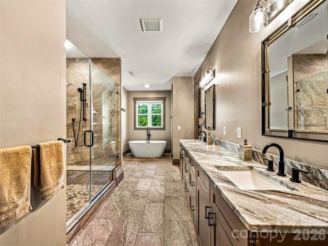43 Lucy Lane, Mills River, NC 28759