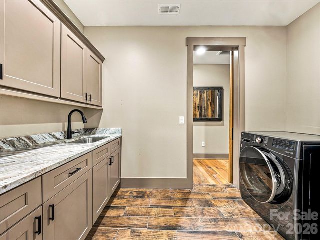 43 Lucy Lane, Mills River, NC 28759
