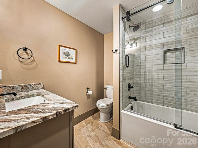 43 Lucy Lane, Mills River, NC 28759