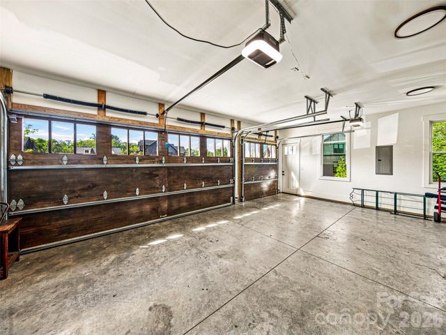 43 Lucy Lane, Mills River, NC 28759