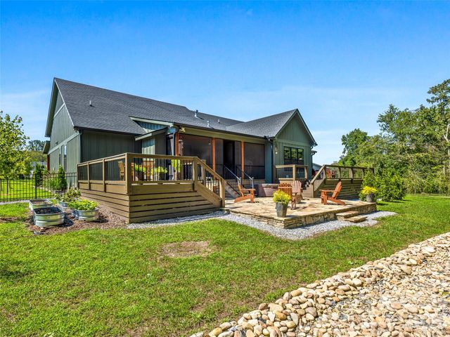 43 Lucy Lane, Mills River, NC 28759