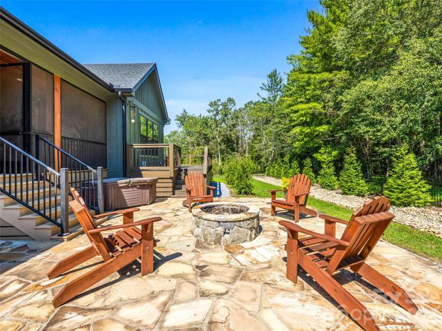 43 Lucy Lane, Mills River, NC 28759