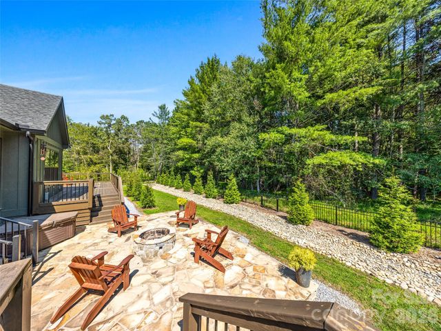 43 Lucy Lane, Mills River, NC 28759