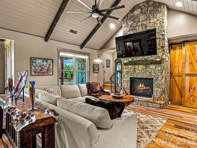 43 Lucy Lane, Mills River, NC 28759