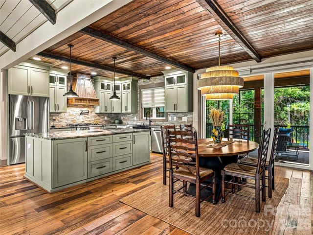 43 Lucy Lane, Mills River, NC 28759