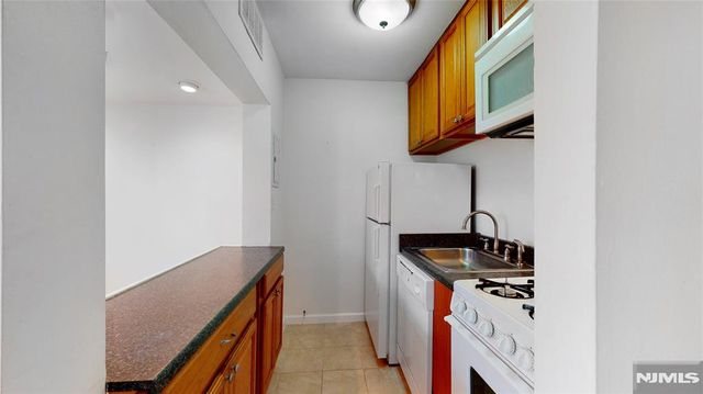 450 River Road C, Nutley, NJ 07110