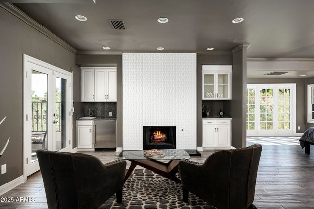 3977 E Paradise View Drive, Paradise Valley, AZ 85253