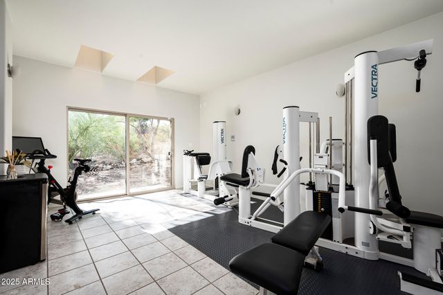 3977 E Paradise View Drive, Paradise Valley, AZ 85253