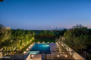 3977 E Paradise View Drive, Paradise Valley, AZ 85253