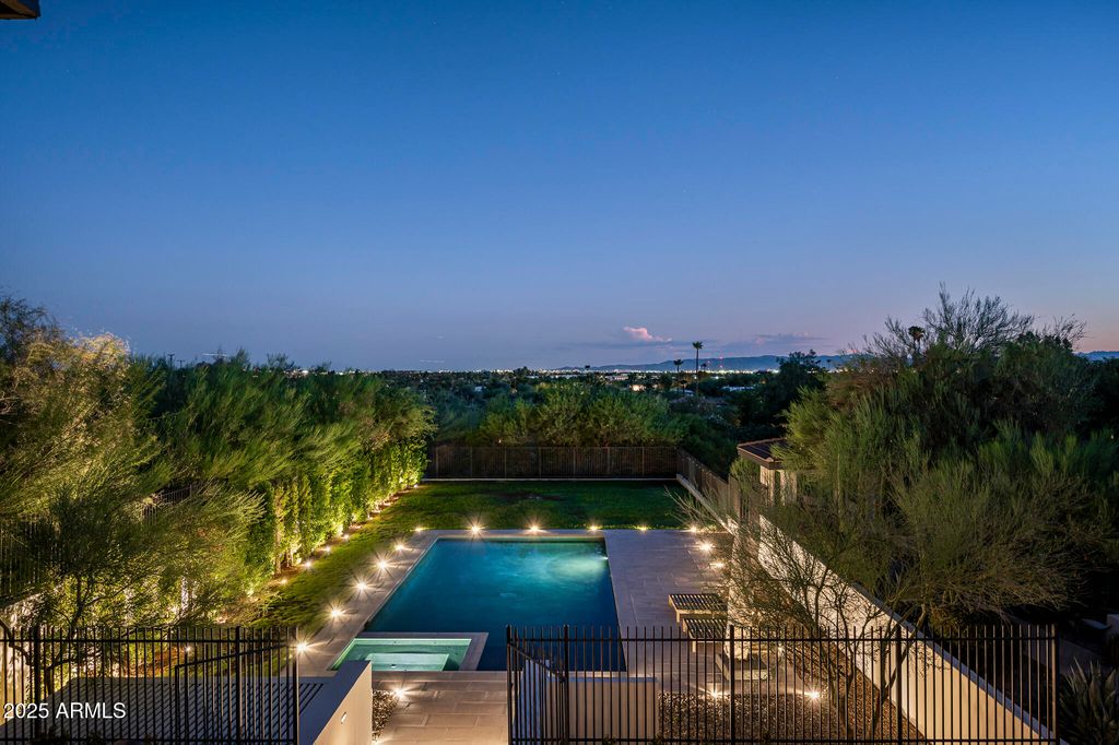 3977 E Paradise View Drive, Paradise Valley, AZ 85253 — exterior