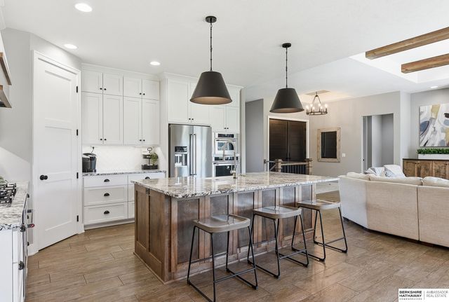 2005 S 208th Street, Elkhorn, NE 68022