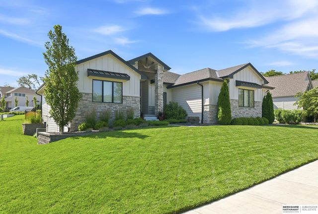 2005 S 208th Street, Elkhorn, NE 68022
