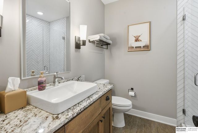 2005 S 208th Street, Elkhorn, NE 68022