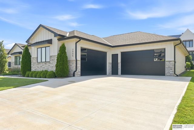 2005 S 208th Street, Elkhorn, NE 68022