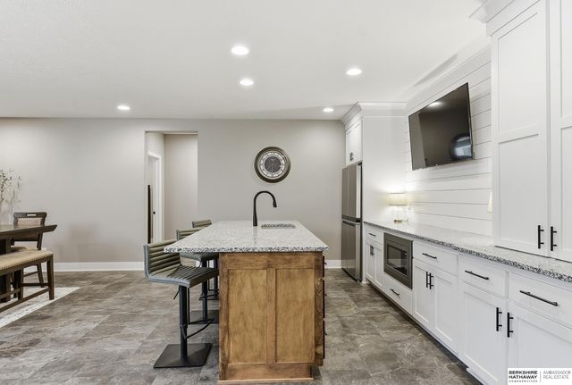 2005 S 208th Street, Elkhorn, NE 68022