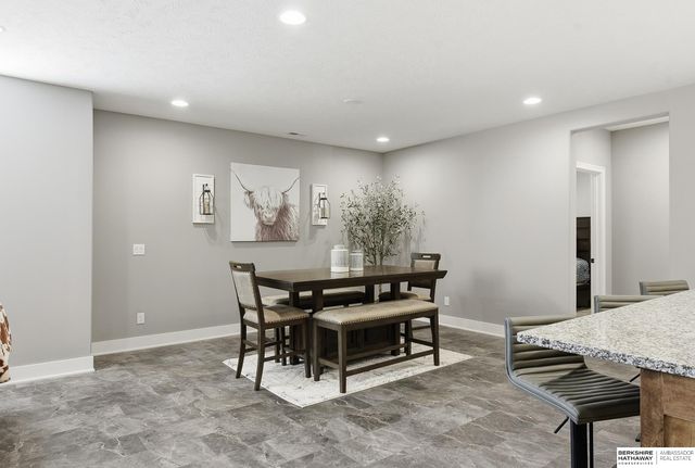 2005 S 208th Street, Elkhorn, NE 68022